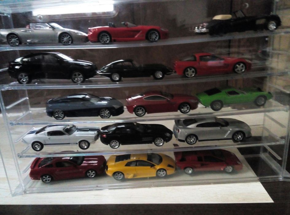 Masini de colecție, vitrina s a dat 190  ron