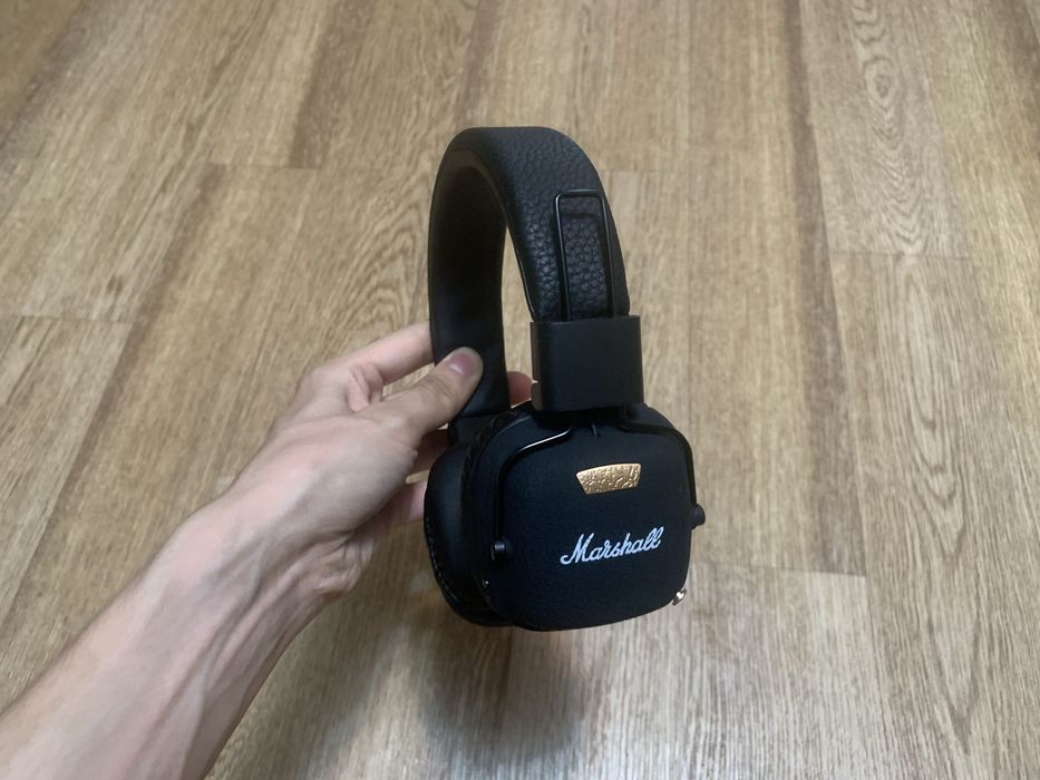 Продам беспроводные bluetooth наушники накладные