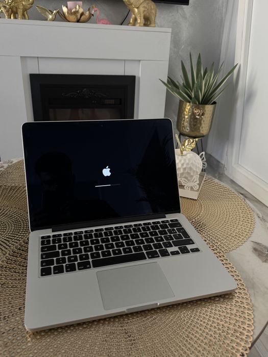 Apple MacBook Pro Retina 13” i7 3Ghz / 8Gb Ram, 256 SSD, 1.5Gb Video!