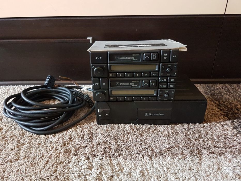 Pentru Mercedes R129 SL500 , casetofon original W124 , W140