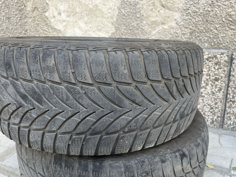 Зимни гуми GOODYEAR 225/45/18 2броя