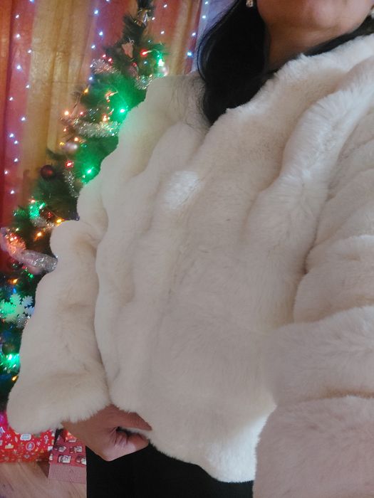 Късо дамско палто