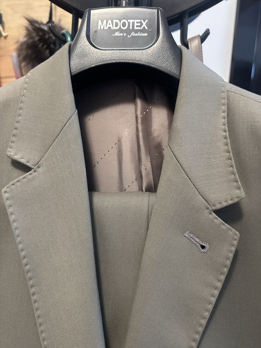 Costum Madotex nou, cu eticheta,kaki marimea 46