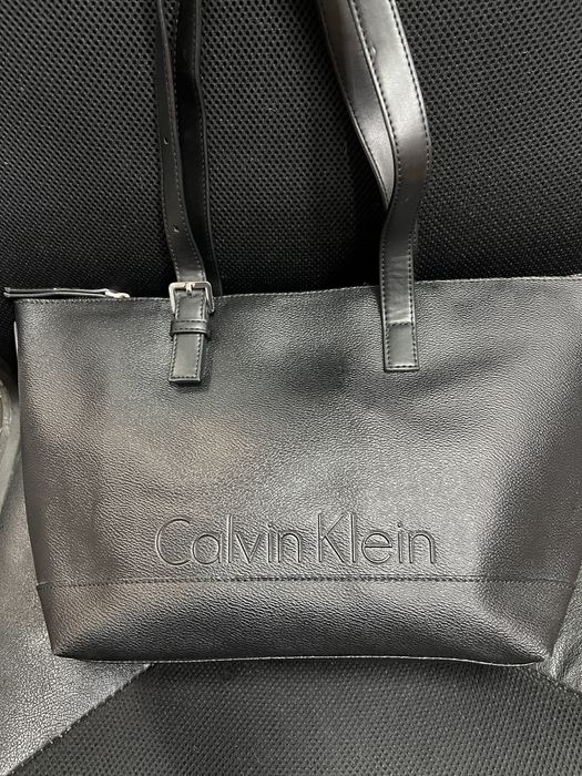 Оригинална чанта ,,Calvin Klein” черна,