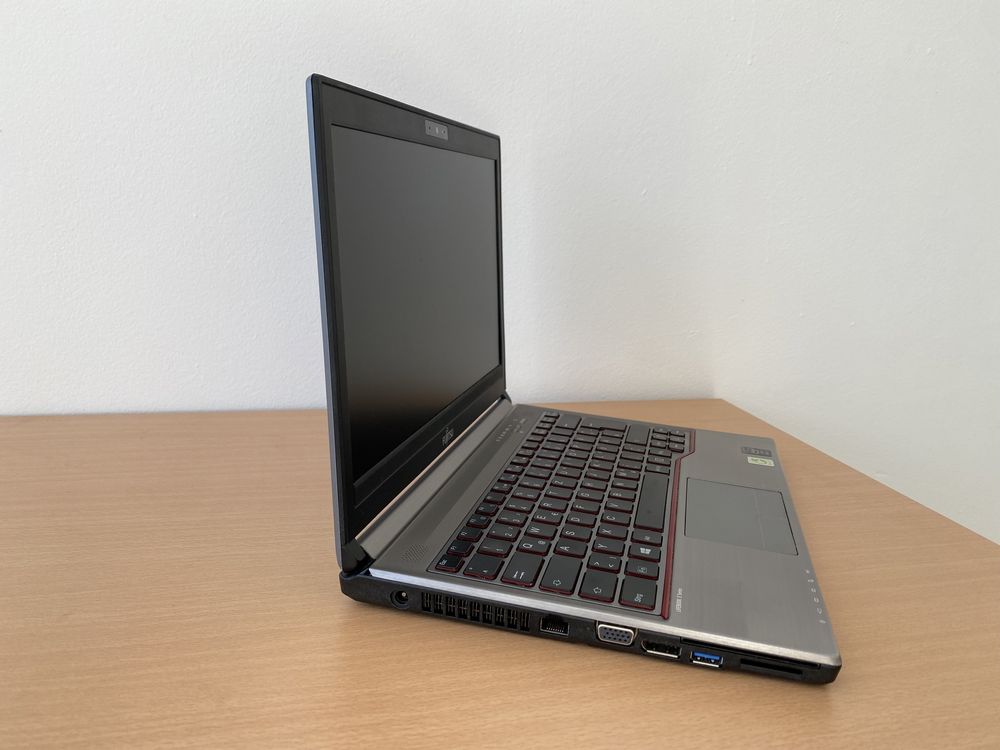 Fujitsu Siemens LifeBook E734 i5-4300/8GB/500GB