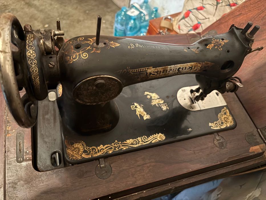 Mașină de cusut SINGER