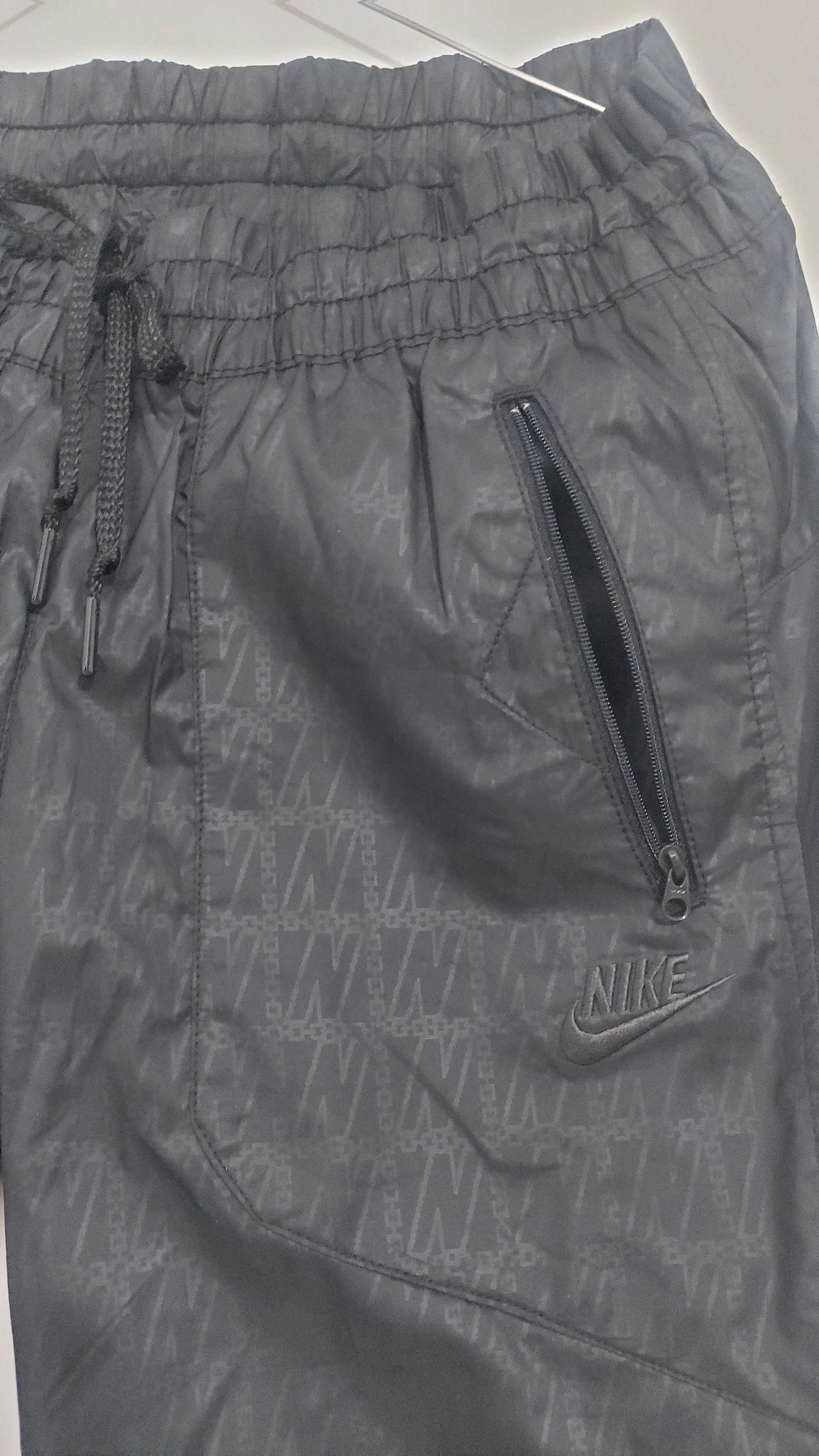 Pantaloni dama Nike noi