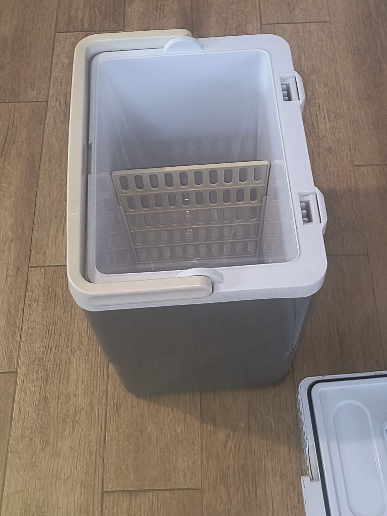 Ladă frigorifică auto de 12v si 220v