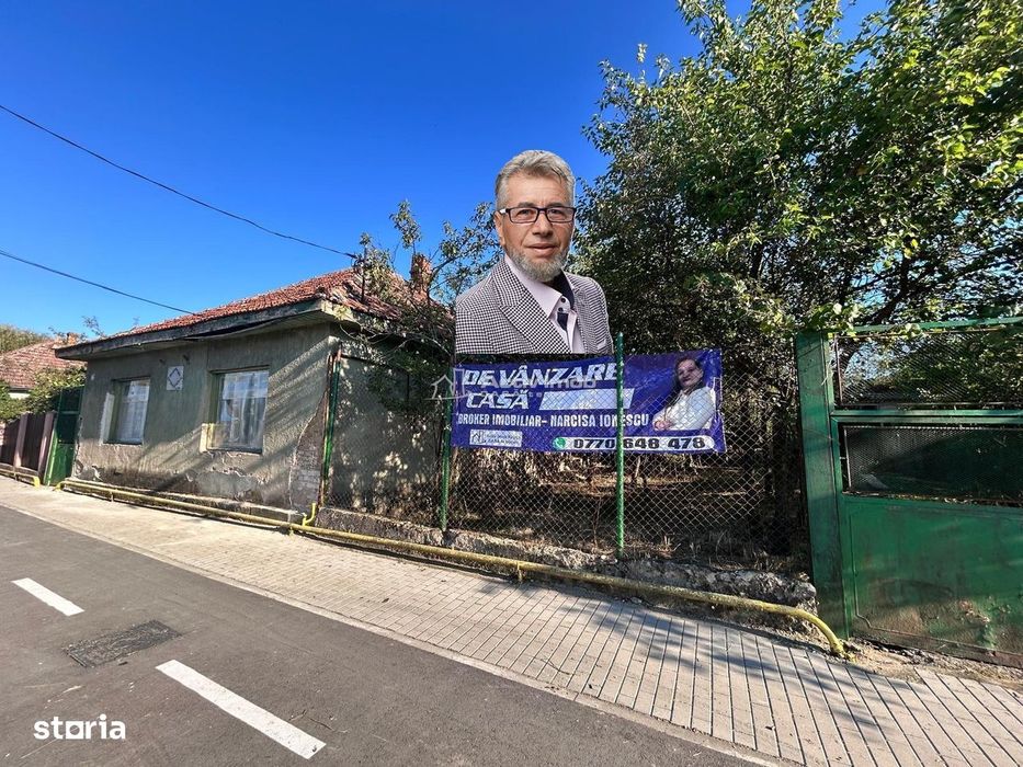 Bocsa Romana, 2 Corpuri de cladire cu Teren de 555 mp. si garaj, la so