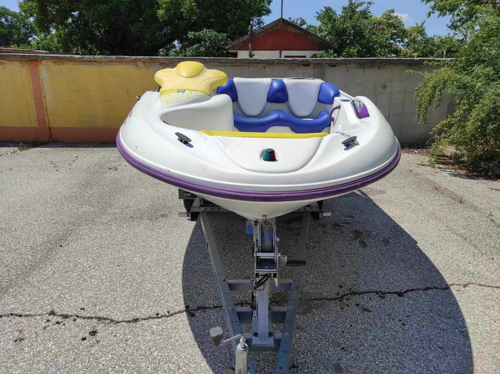 Лодка Bombardier Sea Doo Speedster