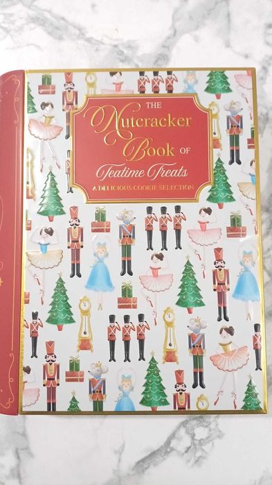 Луксозни бисквитки в метална кутия