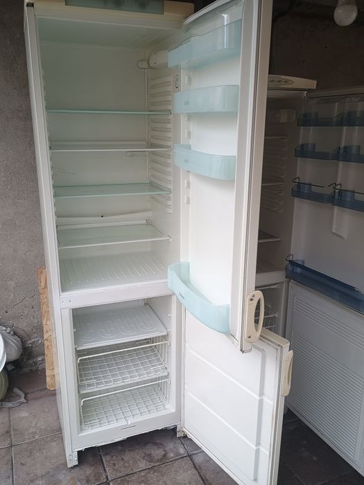 Frigider tip combină frigorifică înaltă beko AT440/380