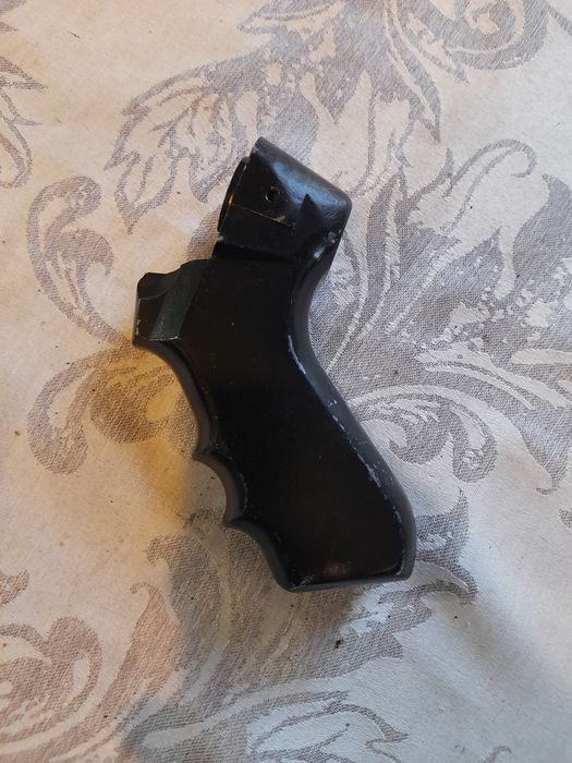 Ръкохватката за пушка помпа и кобур за Макаров