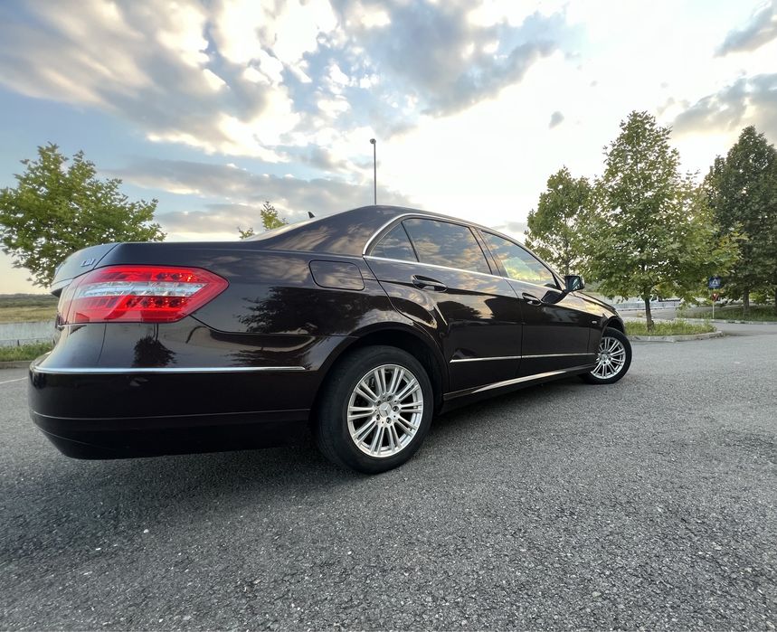 Mercedes E-Klass 2.2 | Cuprite Brown | Elegance |