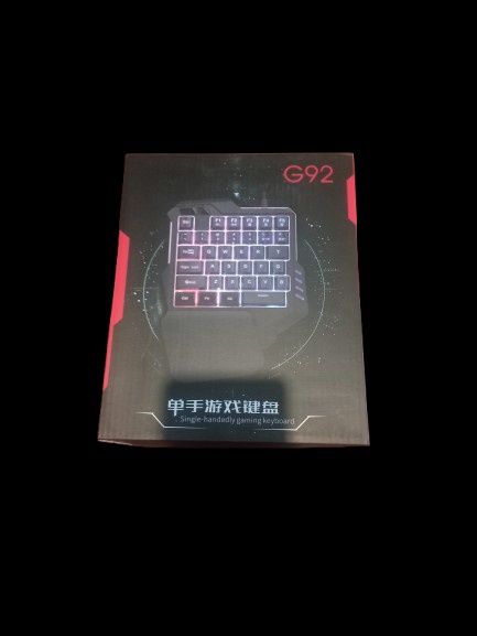 Гейминг едноръчна клавиатура G92