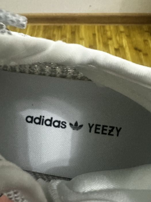 Yeezy 350 v2 noi 42