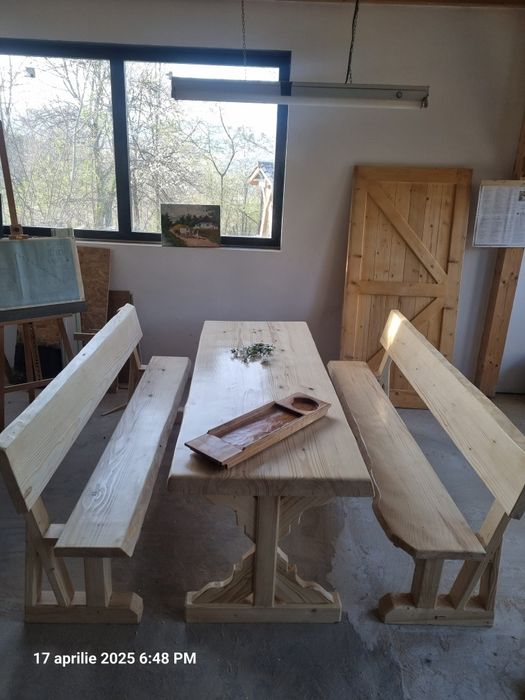 Mobilier din lemn masiv – scaune, mese, dulapuri – facem și pe