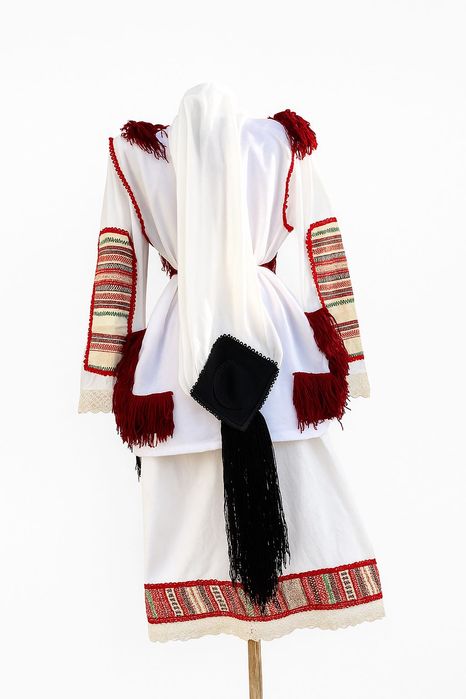 Носия300лв. Гръдна обиколка: 120см
Дължина: 120 см
За повече инф на лс