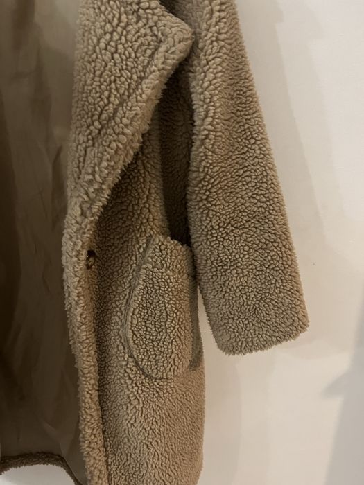 Пухено палто в бежов цвят