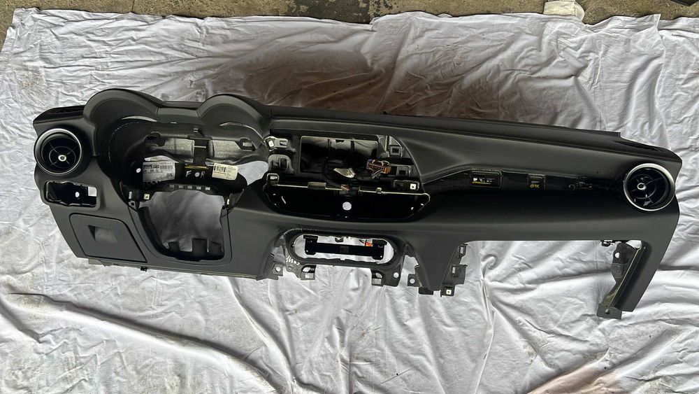 Plansa bord Alfa Romeo Stelvio 2.2 D 4x4 si alte piese din dezmembrari