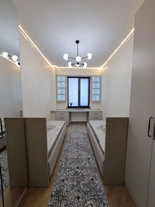 3 xonali kvartira sotiladi