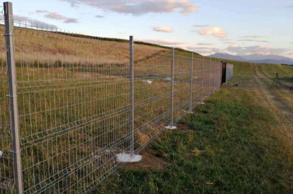 Executam garduri porți imprejmuiri din plasa bordurata sau plasa val