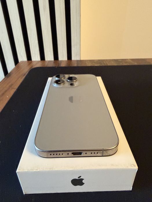 iPhone 15 Pro , Natural Titanium