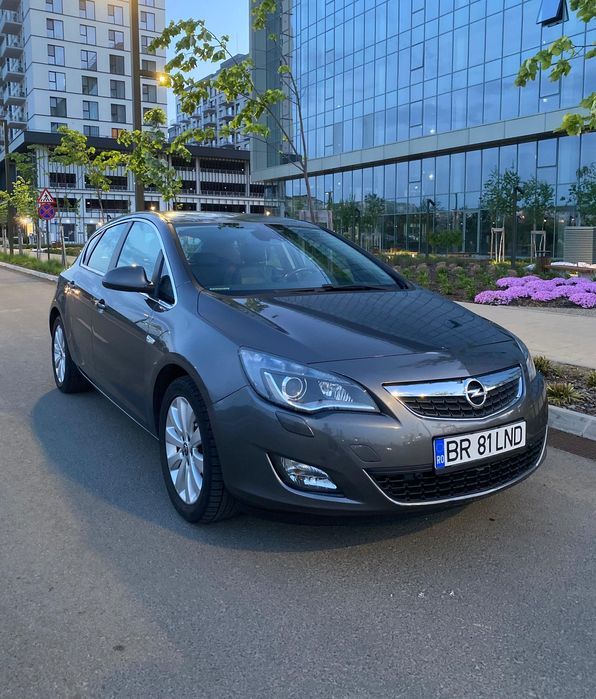 Opel Astra J 2011 1.7 CDTI 110 hp