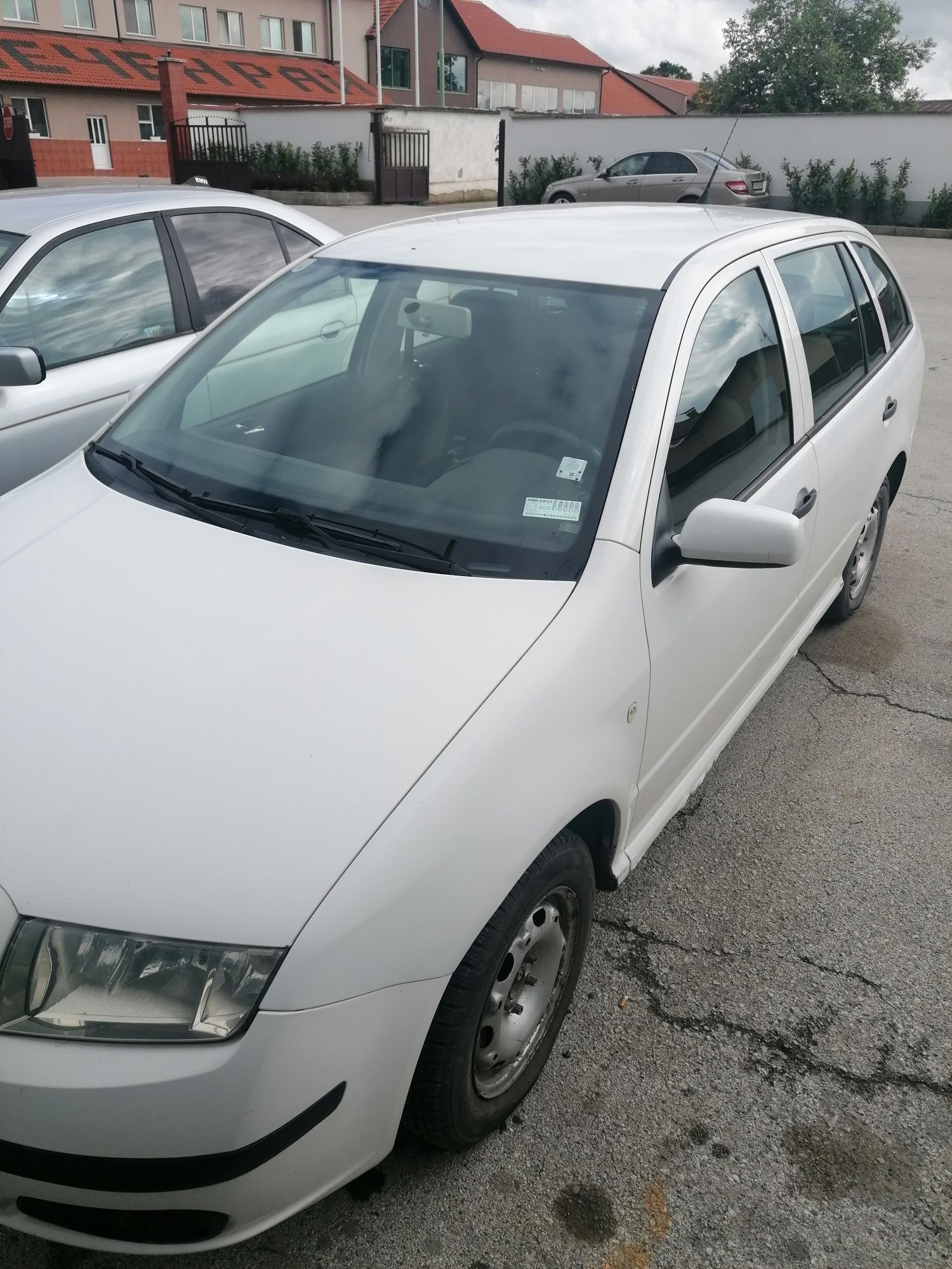 Продавам skoda fabia 1.9 sdi в перфектно състояние гаражна.