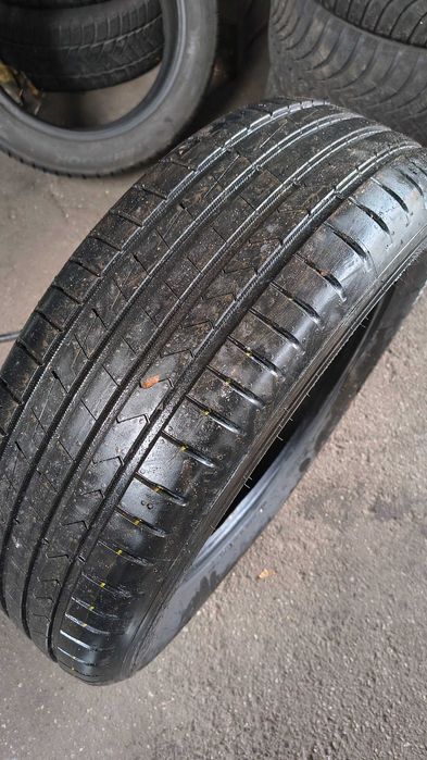 Vând anvelope vară 215,65,R17 99H Hankook