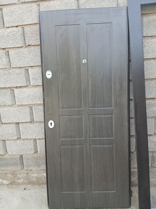 Двери российские продаётся в отличном хорошем состоянии