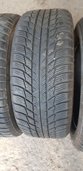 Зимни гуми-2020г.-17цола-215/55-1бр.-120лв."BRIDGESTONE "