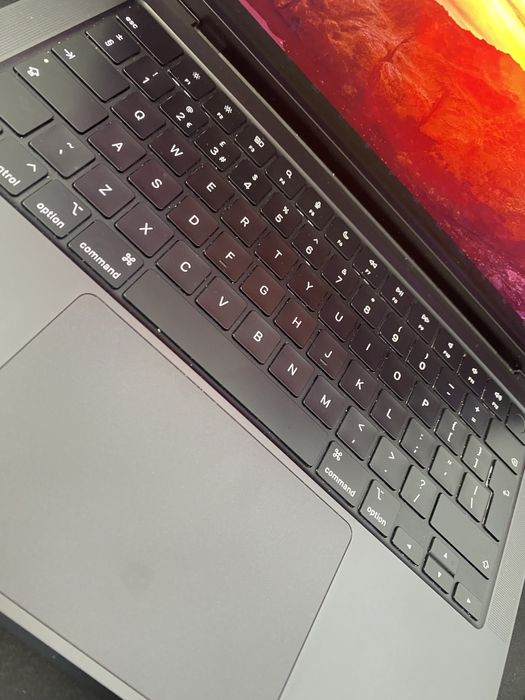 MacBook Pro 14-inch/ M4 / 16 Gb RAM / 512 Gb / Space Black/ Foarte bun