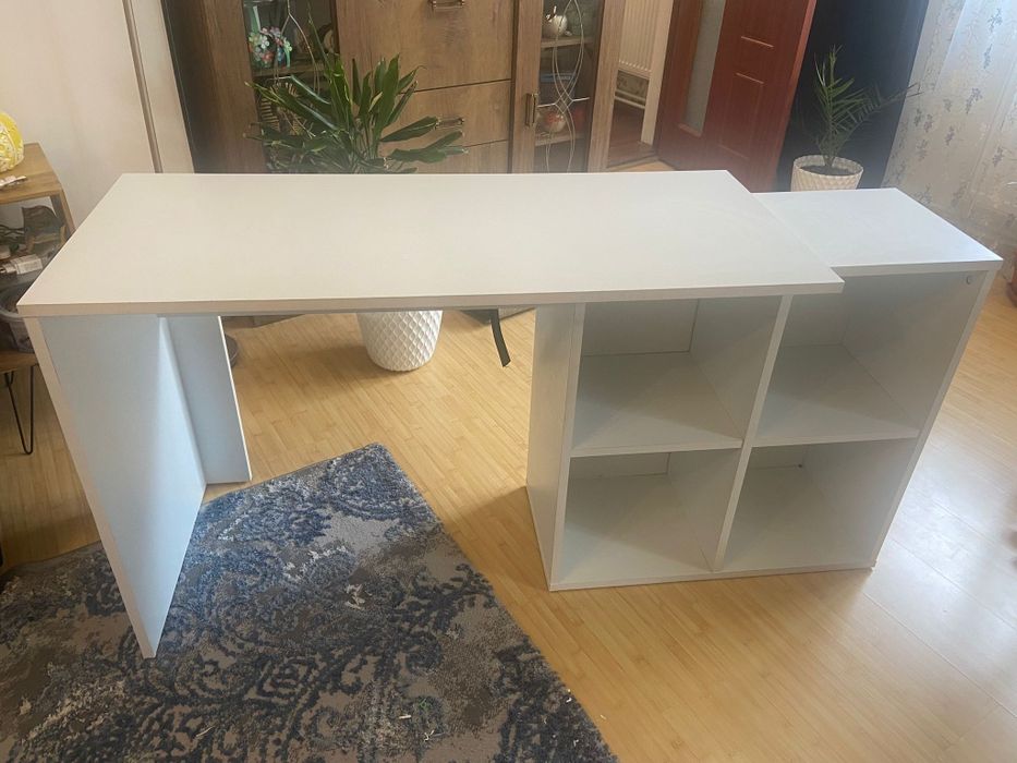Birou alb in stare buna