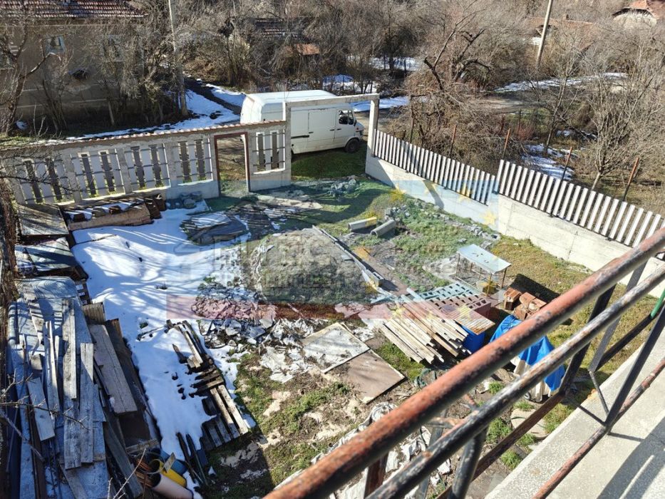 Продава се Къща в с. Углярци, Област Перник - 260 кв.м за 366 €/кв.м - Снимка #14