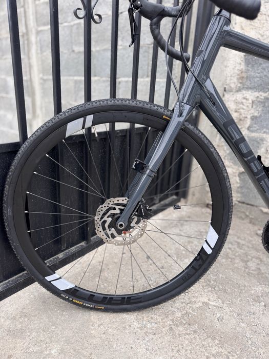 Велосипед CUBE ATTAIN SL 28 Gravel