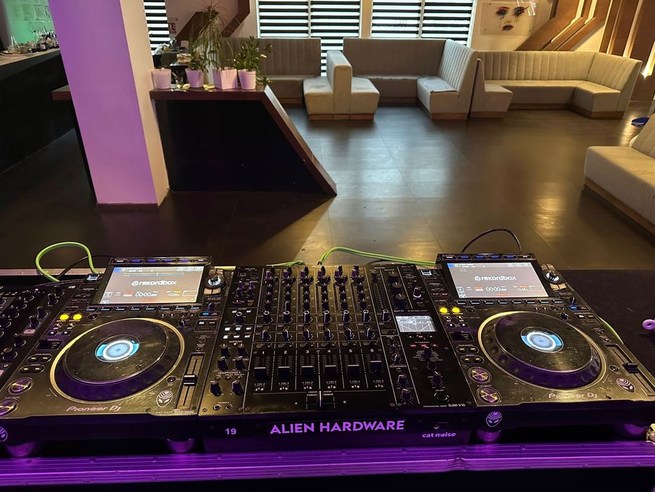 Inchiriez Cdj 3000 cu V10,A9 sau  Xone 92-96