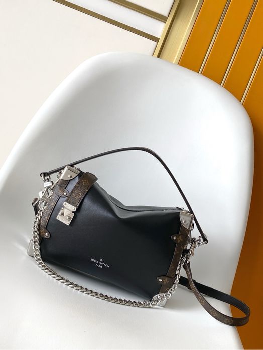 Сумка Louis Vuitton Soft Trunk Hobo