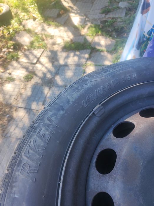 Гуми с джанти 205/60/16 зимни
