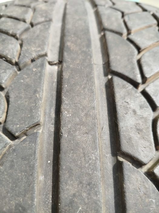 Продавам 4 броя гуми 275/40/22