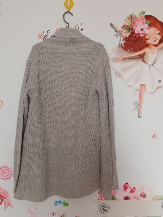 Vând doua cardigane