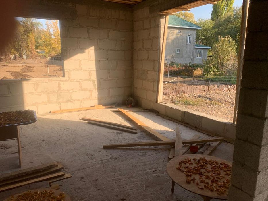 Продам дом  недостроенный