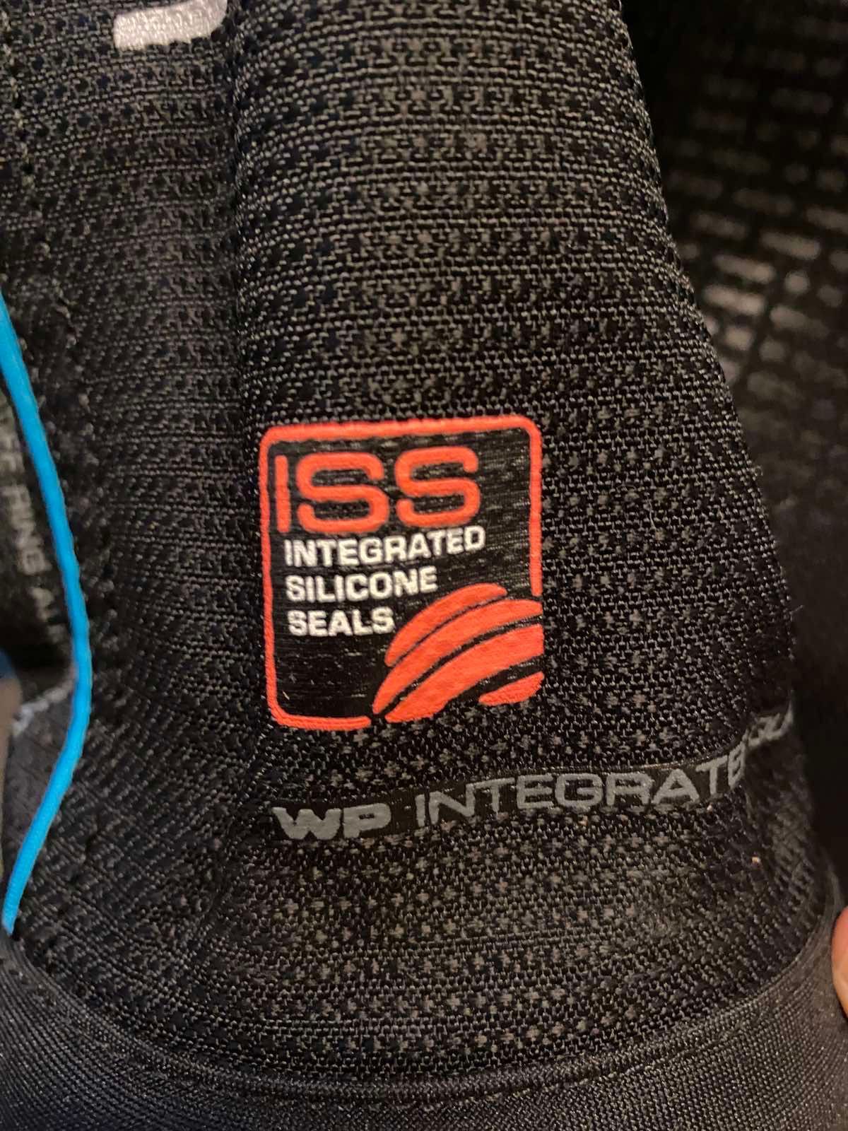 Сух неопрен Waterproof D7 Pro ISS