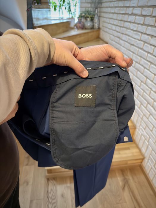 Costum barbatesc BOSS, original