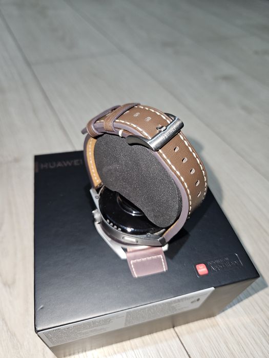 Huawei Watch 3 Pro + МНОГО аксесоари