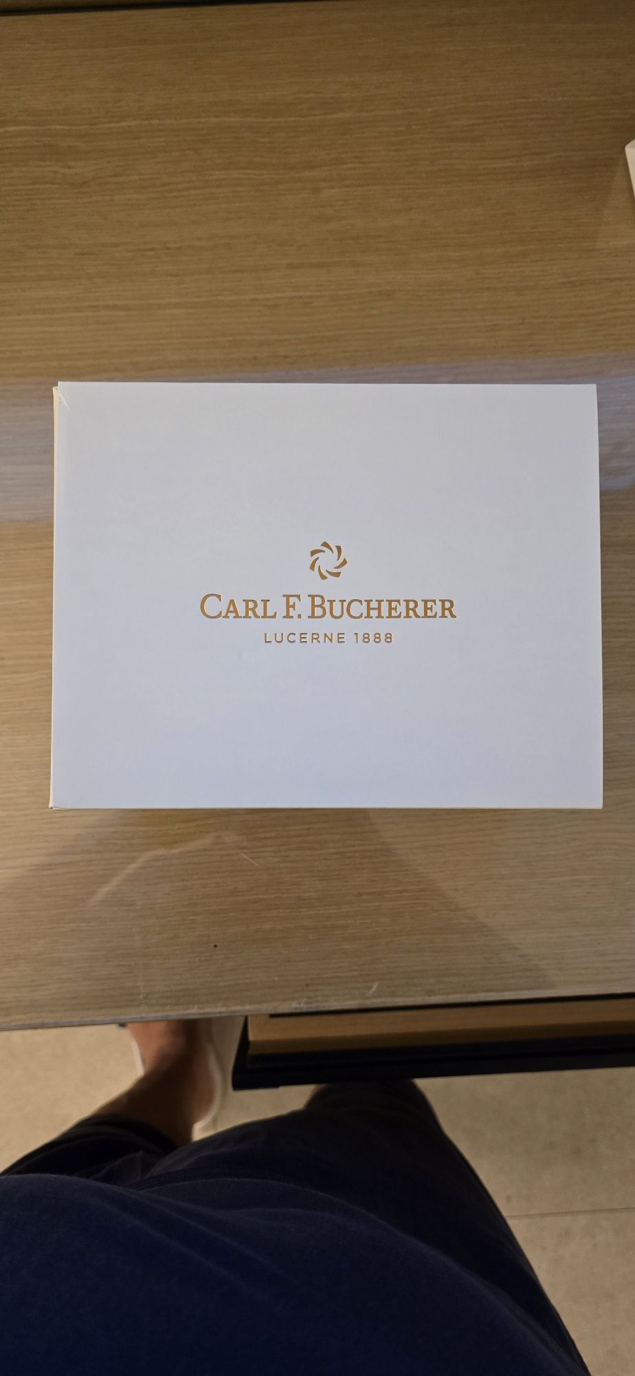 Часы Carl F. Bucherer