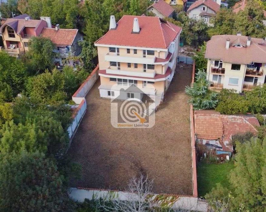 Продава се Къща в София, Овча купел - 704 кв.м за 1137 €/кв.м - Снимка #1
