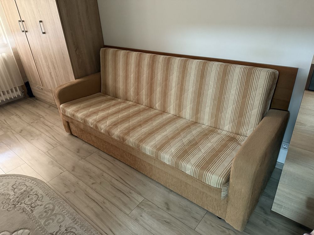 Canapea extensibila cu lada