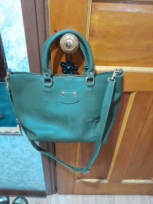 Продам сумки в отличном. состоянии