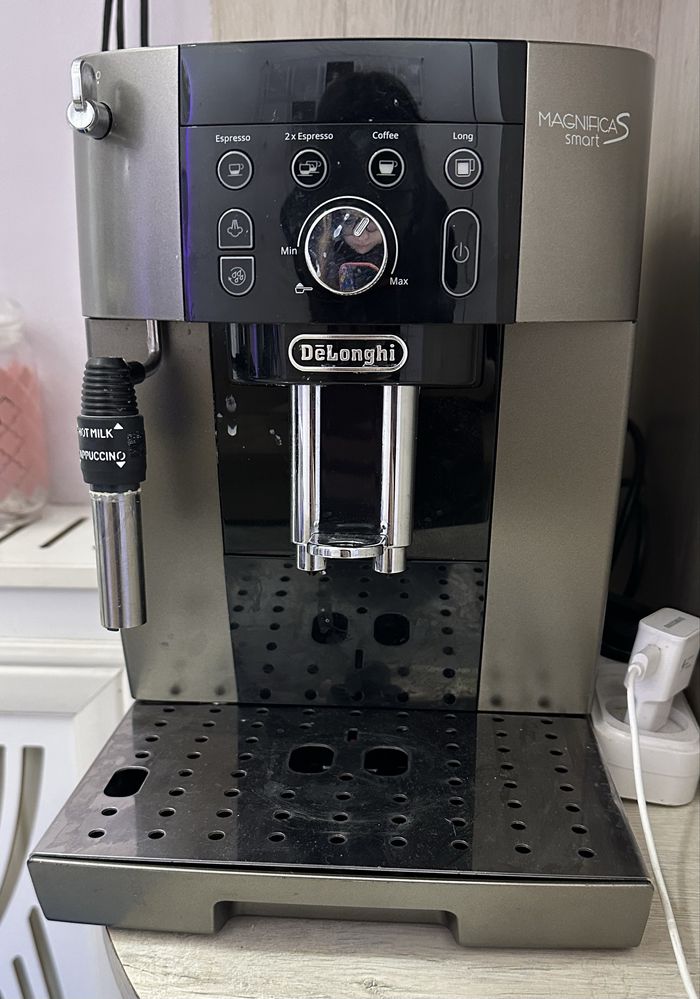 Кофемашина De’Longhi Magnifica S Smart